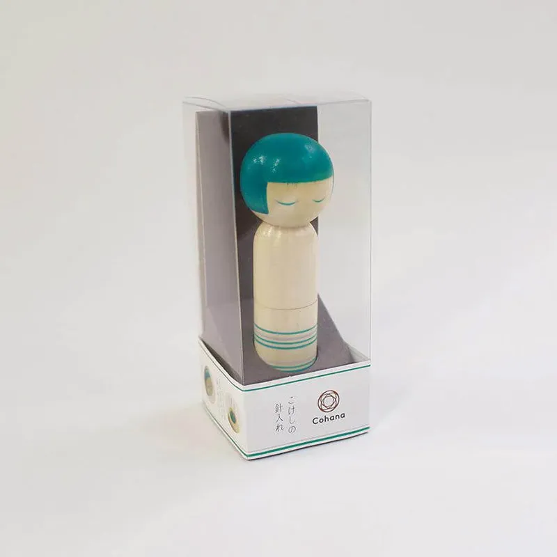 Cohana Kokeshi pique-aiguilles bois jaune + 3 aiguilles